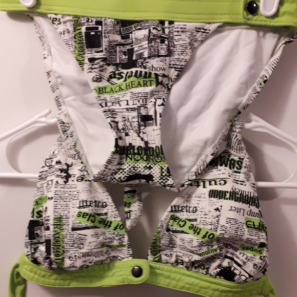 Bikini - Picture 1 of 4